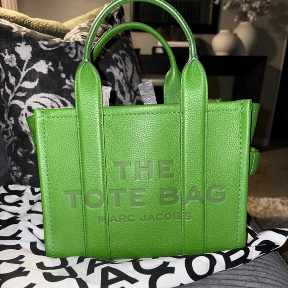 The Marc Jacobs Leather Tote Bag! (Small) - Picture 1 of 9